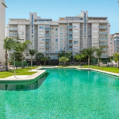Wintowinrentals Location, Beach, Pool & Parking Apartment