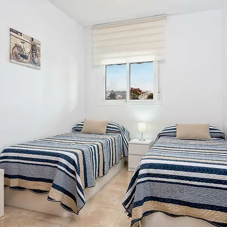 Wintowinrentals Location, Beach, Pool & Parking Apartment Rincon de la Victoria